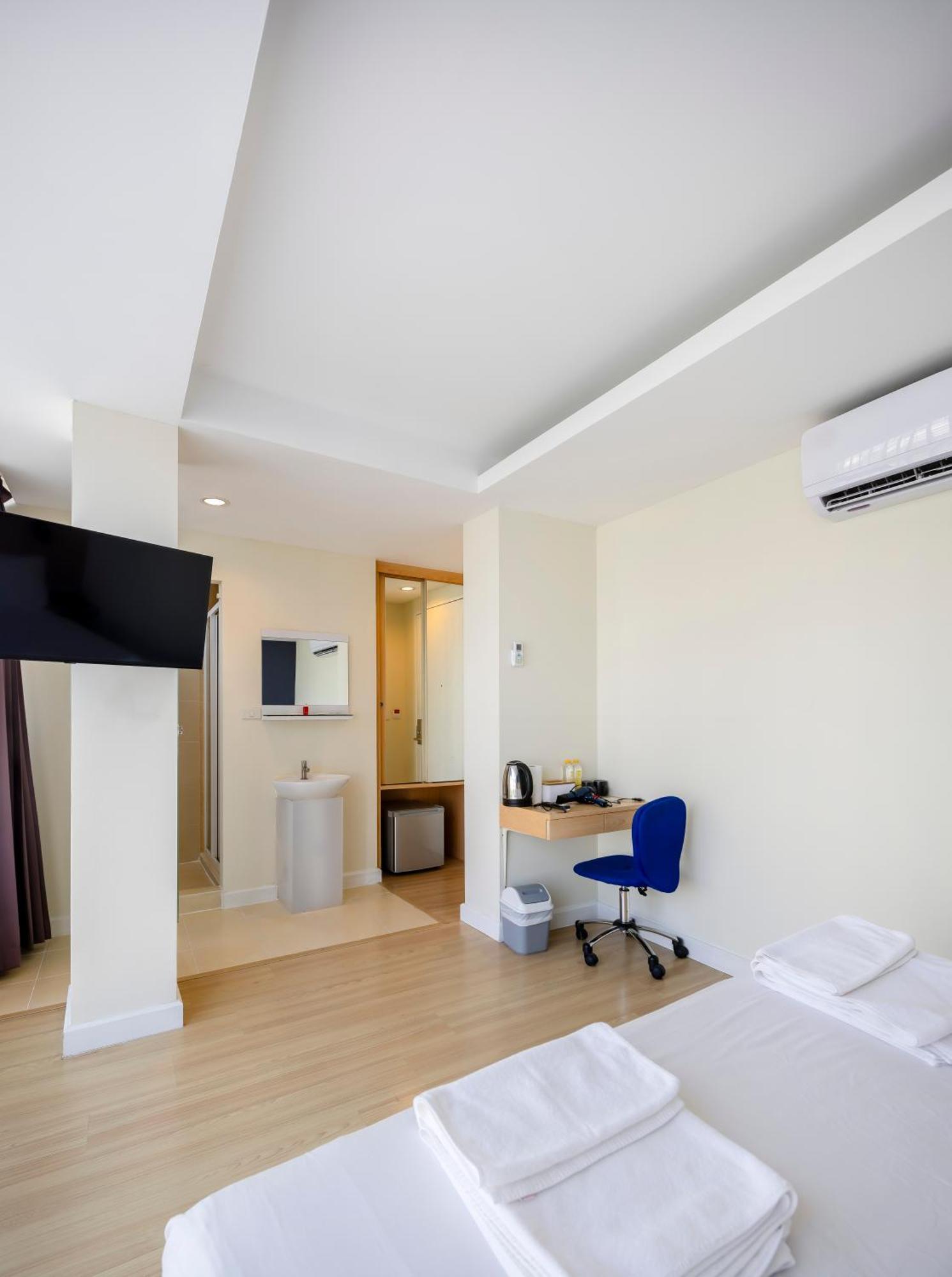 Gp House Express Sukhumvit 81 Hotel Banguecoque Exterior foto